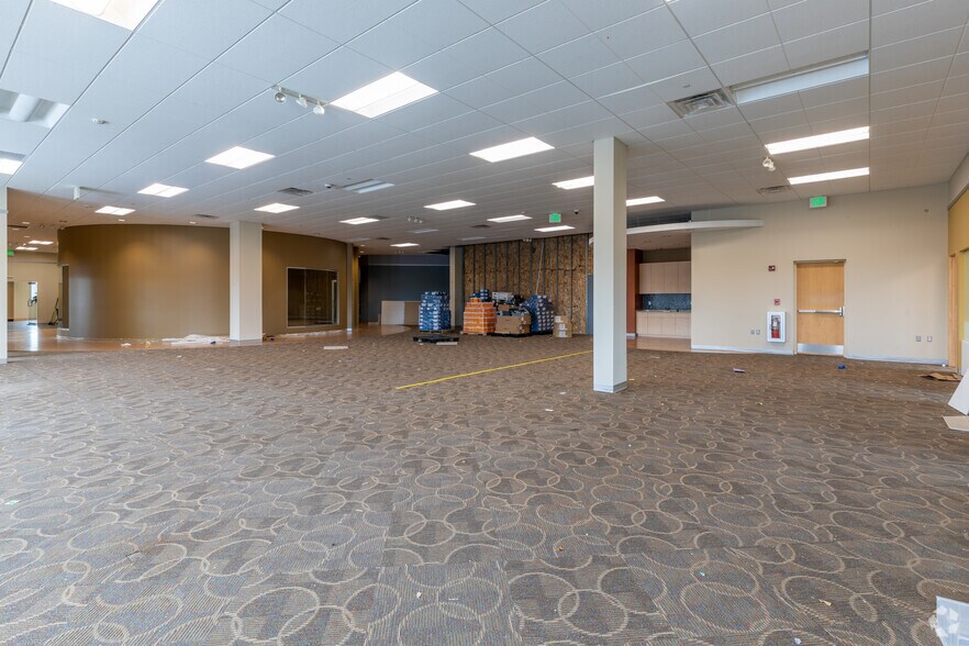 More Photos Of 5210 S State Rd, Ann Arbor Flex For Lease
