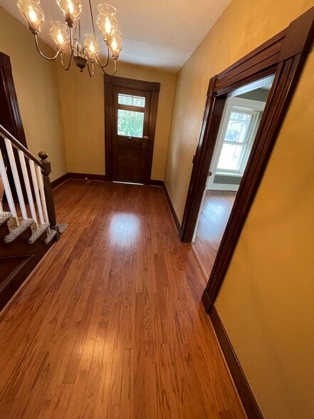 More Photos Of 117 S Main St, Moorefield Flex For Sale