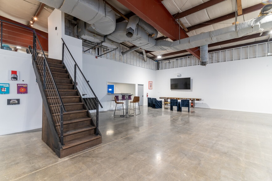More Photos Of 1155 Victory Hwy, Burrillville Warehouse For Lease