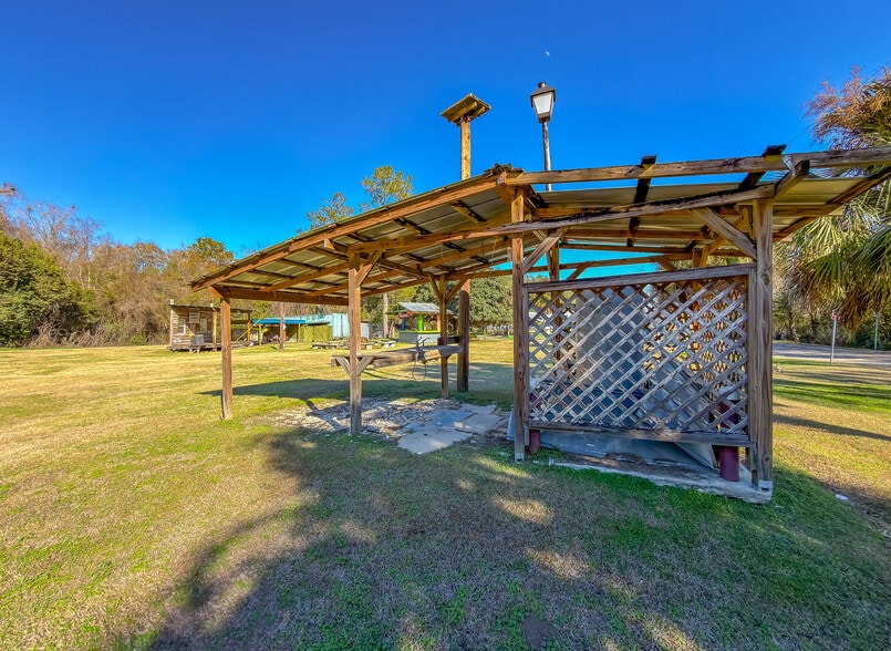 More Photos Of 4806 Jackson Cove Rd, Tallahassee Restaurant For Sale