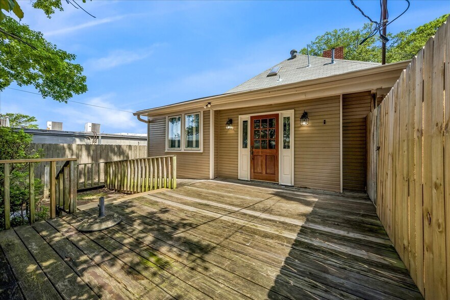 More Photos Of 2151 Monroe Ave, Memphis Office Residential For Sale