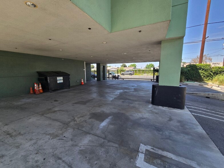 More Photos Of 1512 W Slauson Ave, Los Angeles Office For Sale