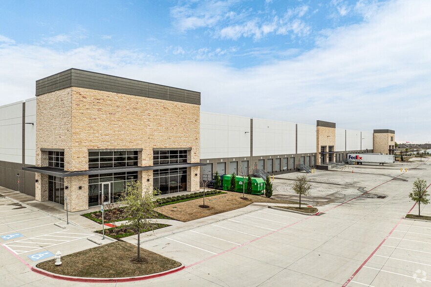More Photos Of 601 Tittle Rd, Lewisville Warehouse For Lease