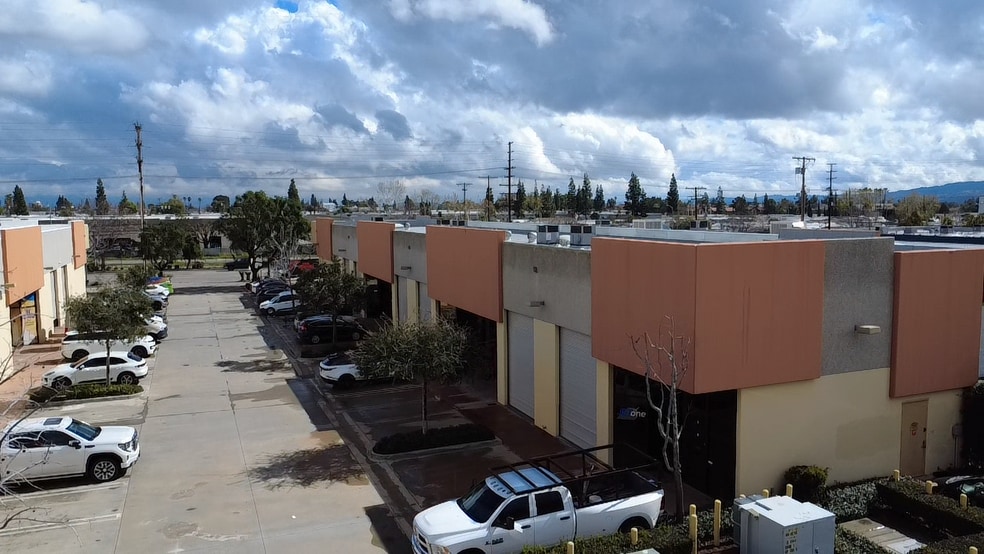 More Photos Of 9009 Canoga Ave, Canoga Park Manufacturing For Lease