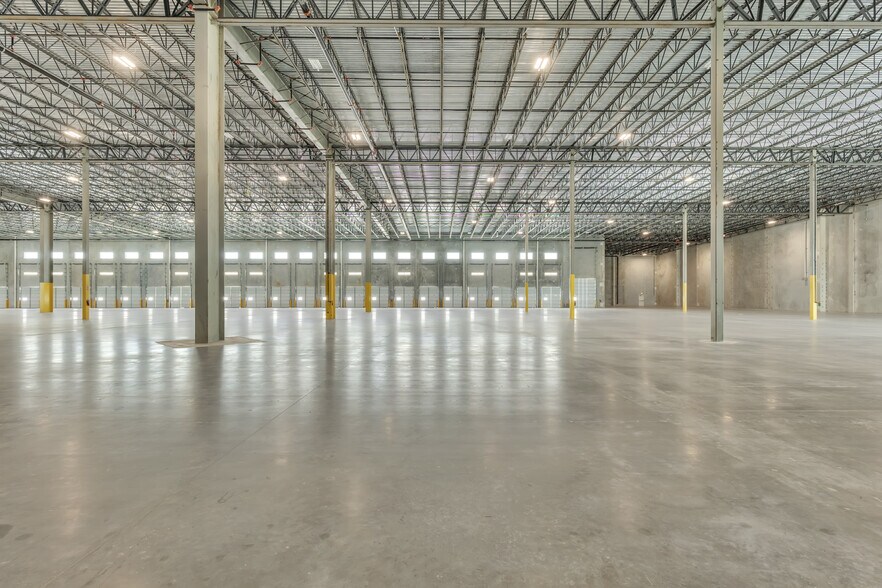 More Photos Of 6505 NW 167th St, Hialeah Unknown For Lease