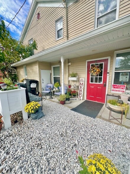 More Photos Of 314 Jefferson Ave, Clifton Forge Hotel For Sale