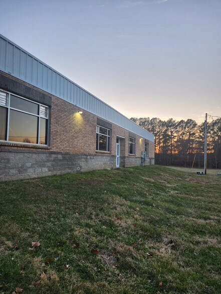 More Photos Of 10504 N Highway 265, Fayetteville Warehouse For Sale