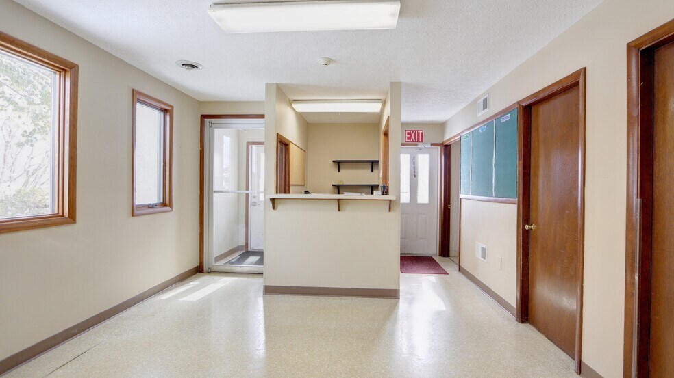 More Photos Of 762 Pre Emption Rd, Geneva Veterinarian Kennel For Sale