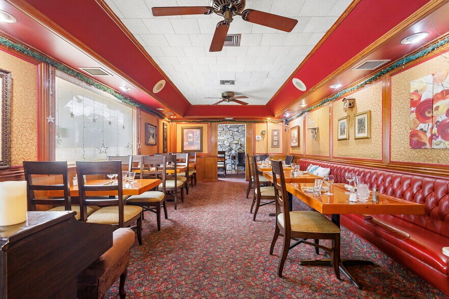 More Photos Of 4630 US Highway 17, De Leon Springs Restaurant For Sale