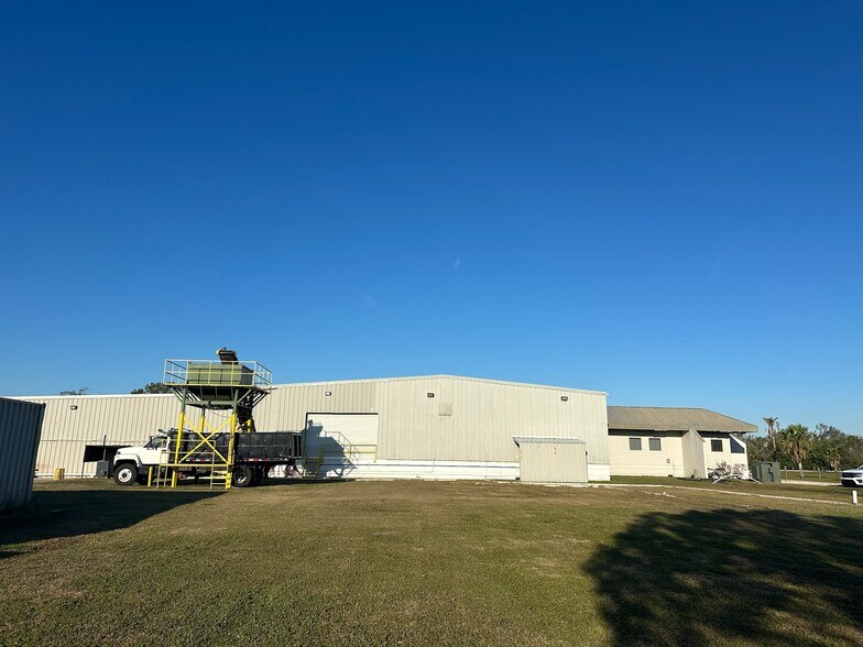 More Photos Of 2105 S Dock St, Palmetto Food Processing For Sale