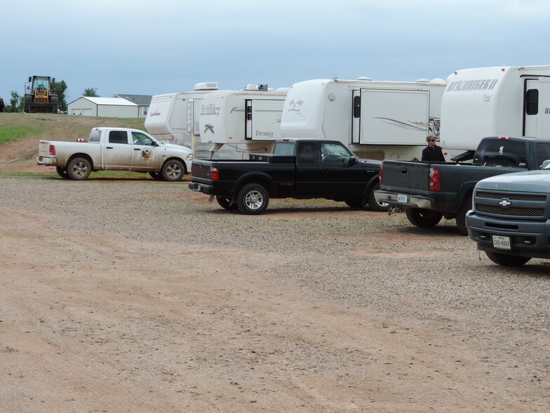 More Photos Of 22 NW M St, Watford City Trailer Camper Park For Sale