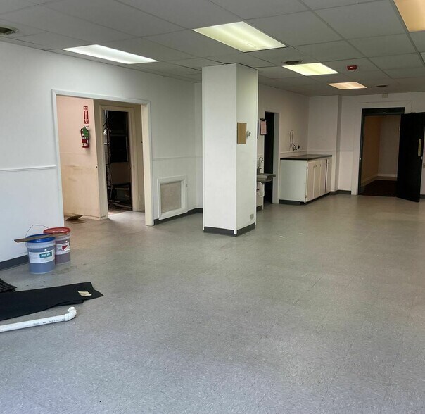 More Photos Of 111 Woodward Ct, South Bend Storefront For Sale