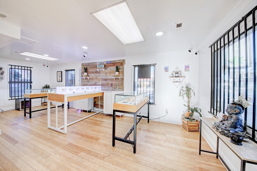 More Photos Of 800 S Casino Center Blvd, Las Vegas Loft Creative Space For Sale