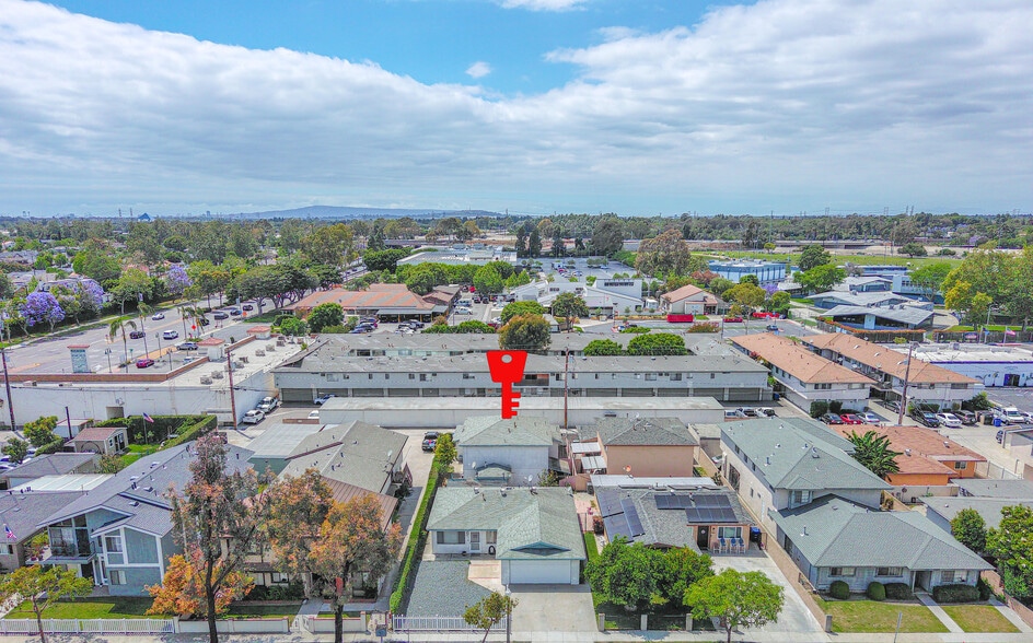More Photos Of 10921 Walnut St, Los Alamitos Apartments For Sale