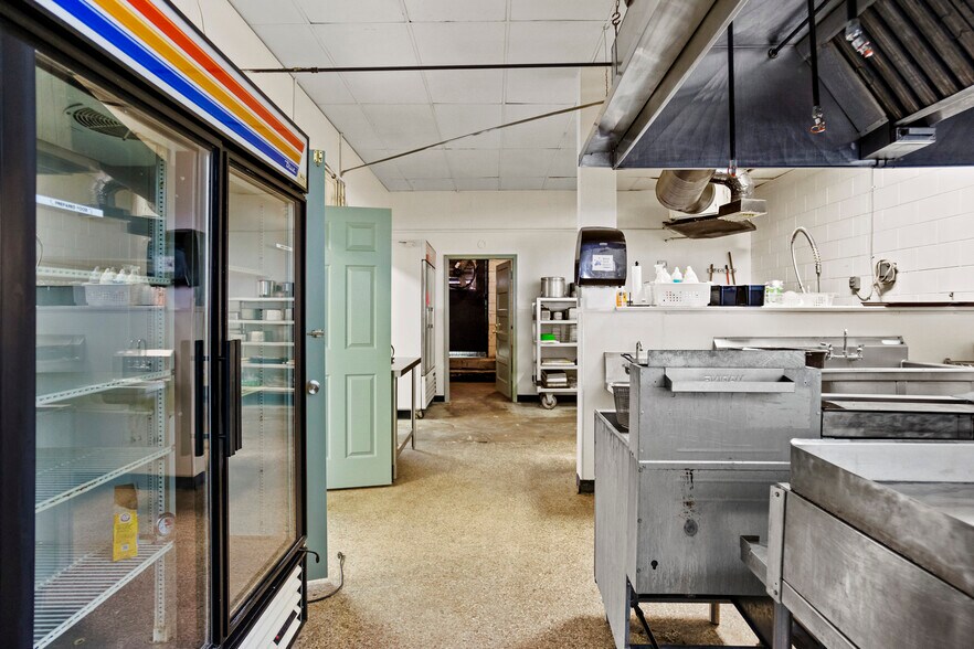 More Photos Of 20737 Central Ave, Blountstown Restaurant For Sale