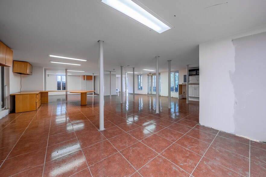 More Photos Of 3136 Clairmont Rd NE, Brookhaven Medical For Sale