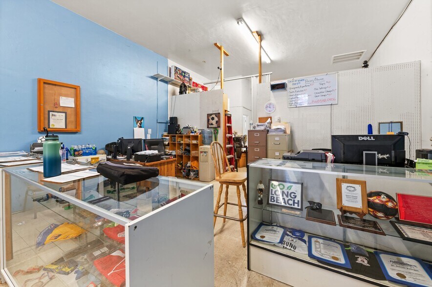 More Photos Of 2070 Santa Fe Ave, Long Beach Storefront Retail Office For Sale