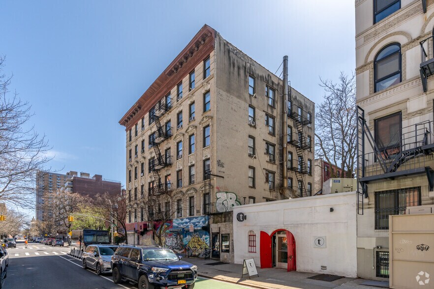 More Photos Of 212 Avenue B, New York Apartments For Lease