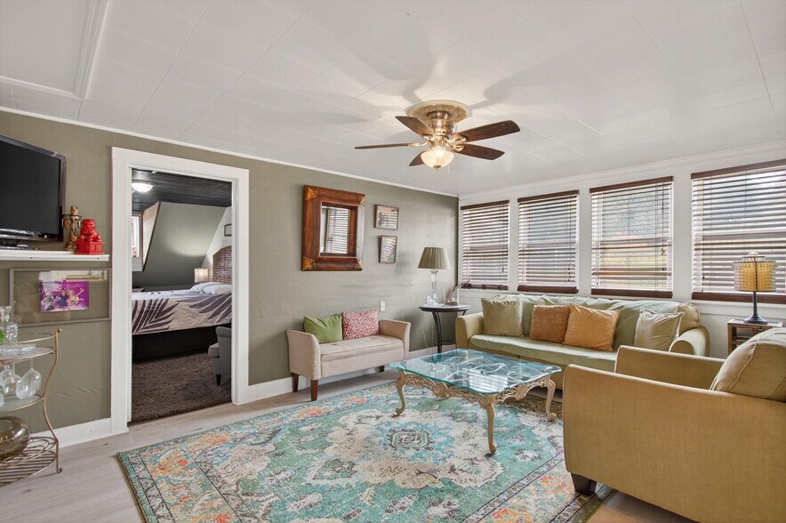 More Photos Of 8 Fairgrounds Rd, Skamokawa Hospitality For Sale