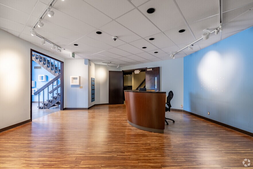 More Photos Of 2711-2717 Winona Ave, Burbank Research And Development For Sale