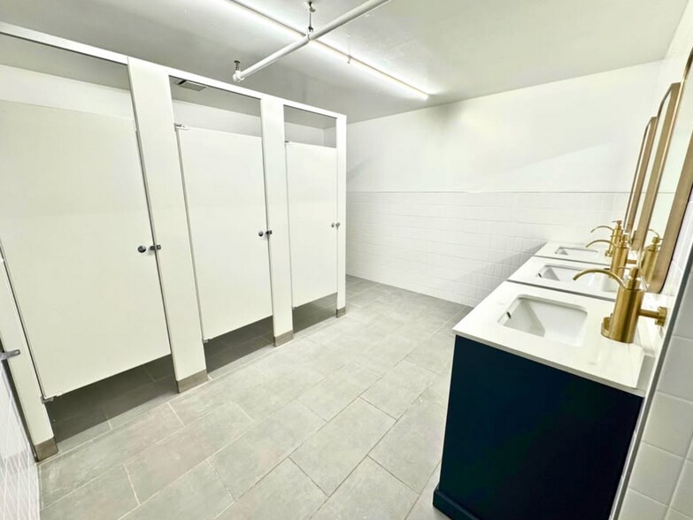 More Photos Of 7095 W 3500 S, Salt Lake City Service For Lease