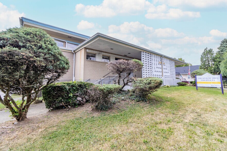 Primary Photo Of 1515 Section Rd, Cincinnati Religious Facility For Sale