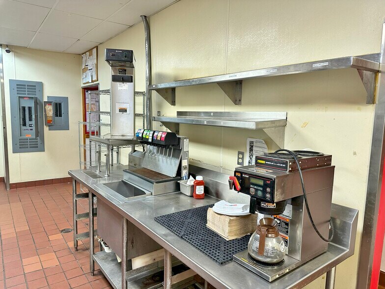 More Photos Of 4733 S Yale Ave, Tulsa Restaurant For Lease