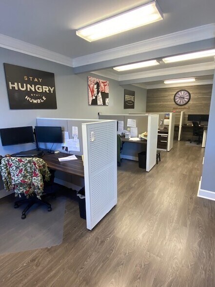More Photos Of 5480 McGinnis Village Pl, Alpharetta Office For Sale