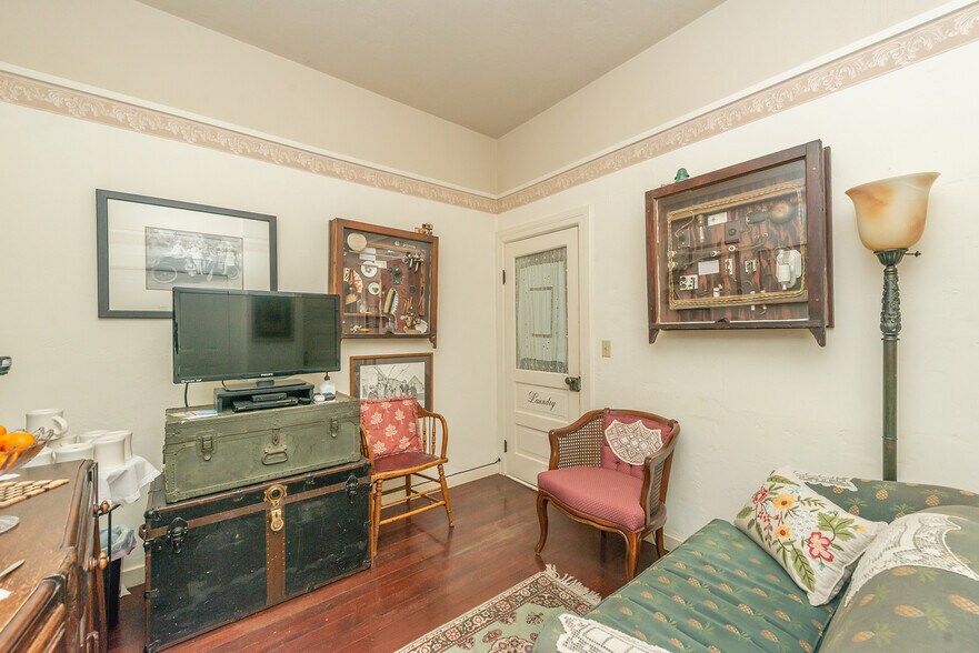 More Photos Of 481 Main St, Weaverville Hotel For Sale