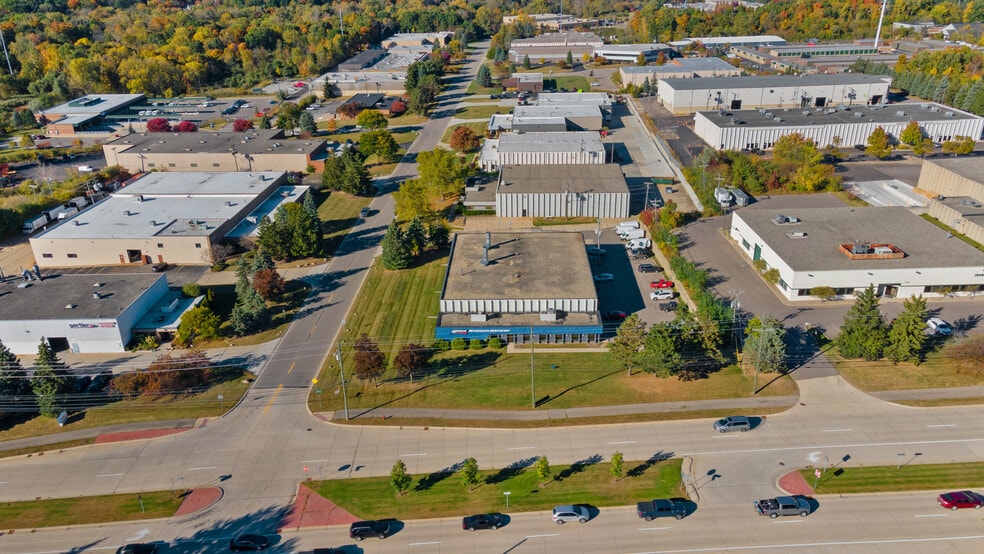 More Photos Of 1250 W Hamlin Rd, Rochester Hills Warehouse For Sale