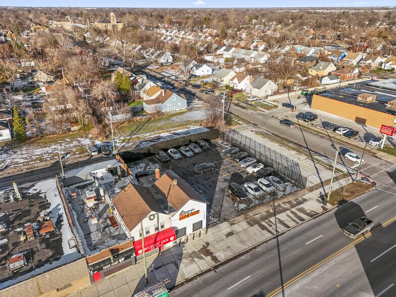More Photos Of 19420 W Warren Ave, Detroit Auto Dealership For Sale