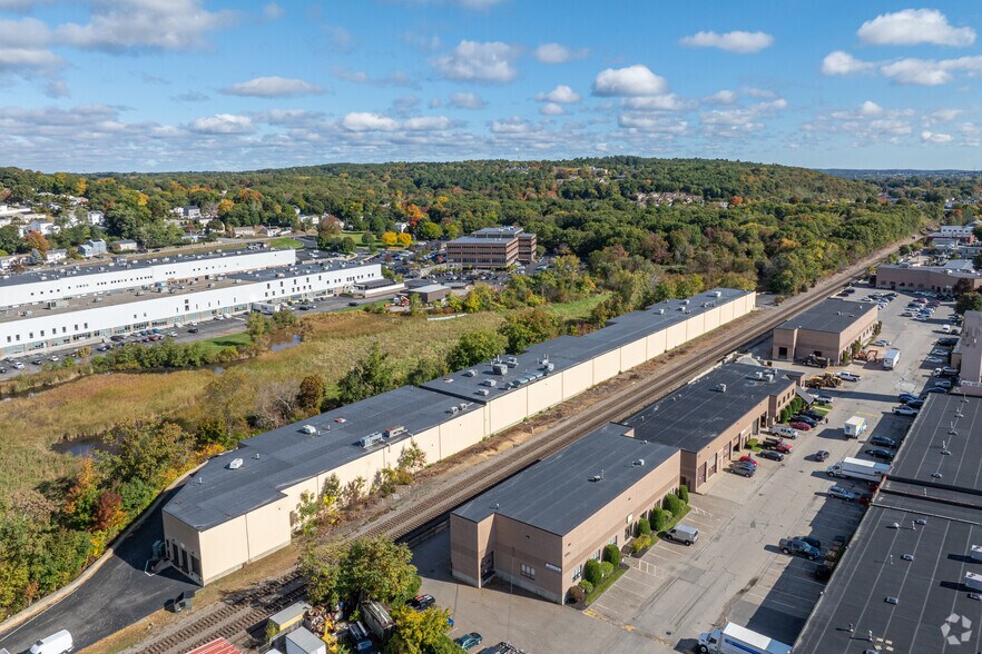 More Photos Of 117 Beaver St, Waltham Warehouse For Lease
