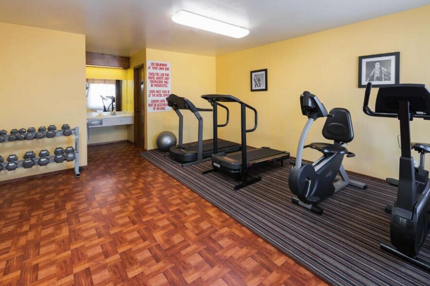 More Photos Of 2600 Appian Way, Pinole Hotel For Sale