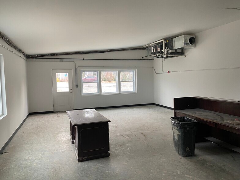 More Photos Of 137 Overlook Rd, Poughkeepsie Warehouse For Lease