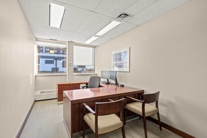 More Photos Of 478 Bernard Av, Kelowna Office For Lease