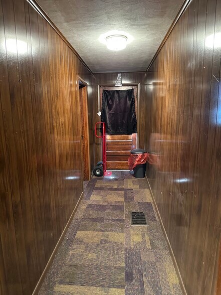 More Photos Of 332 15th St, Ashland General Retail For Sale