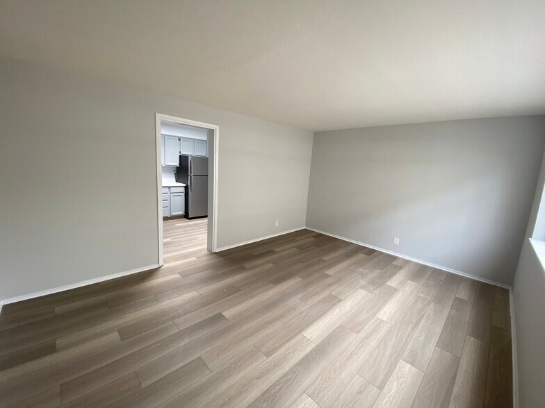 More Photos Of 5A Leo St, San Francisco Storefront Retail Residential For Lease