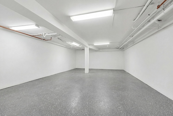 More Photos Of 251 E 33rd St, New York Medical For Lease