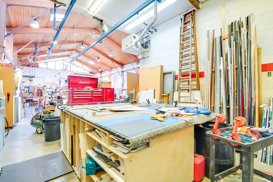 More Photos Of 4918 Napier St, Port Alberni Flex For Sale