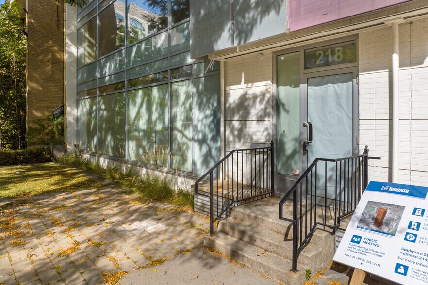 More Photos Of 218 Merton St, Toronto Storefront For Lease