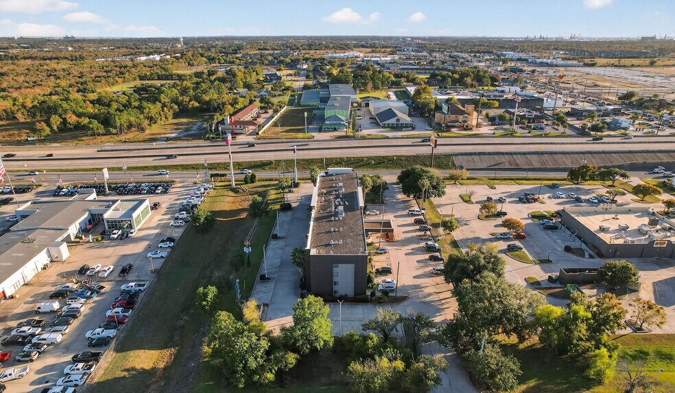 More Photos Of 5215 Interstate 10 E, Baytown Hotel For Sale