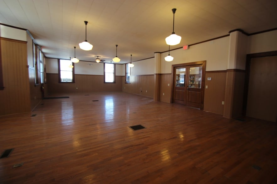 More Photos Of 56 Depot Sq, Barre Office For Sale