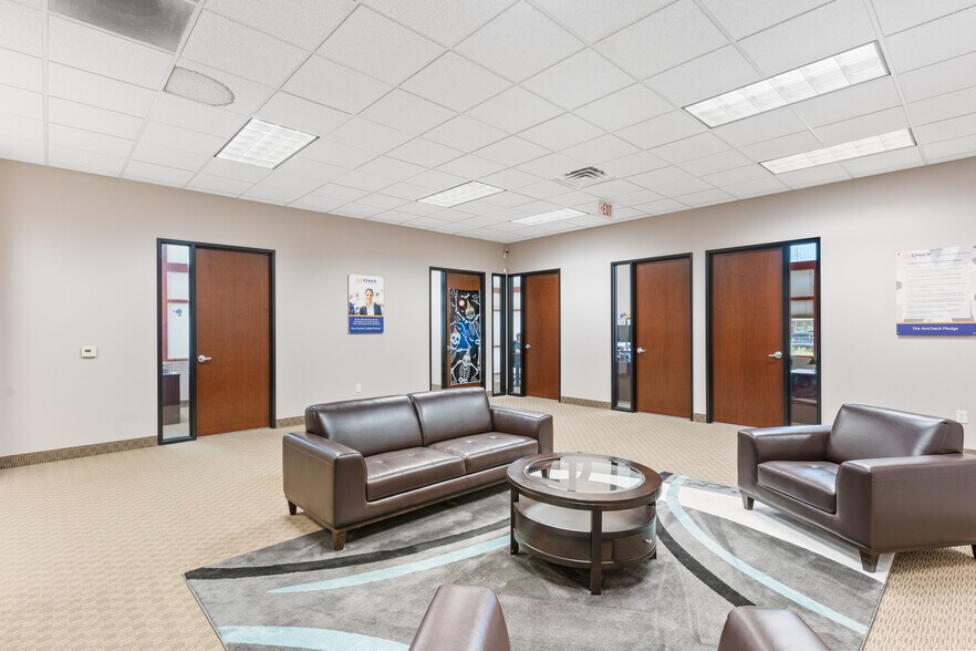 More Photos Of 375 N Stephanie St, Henderson Office For Lease