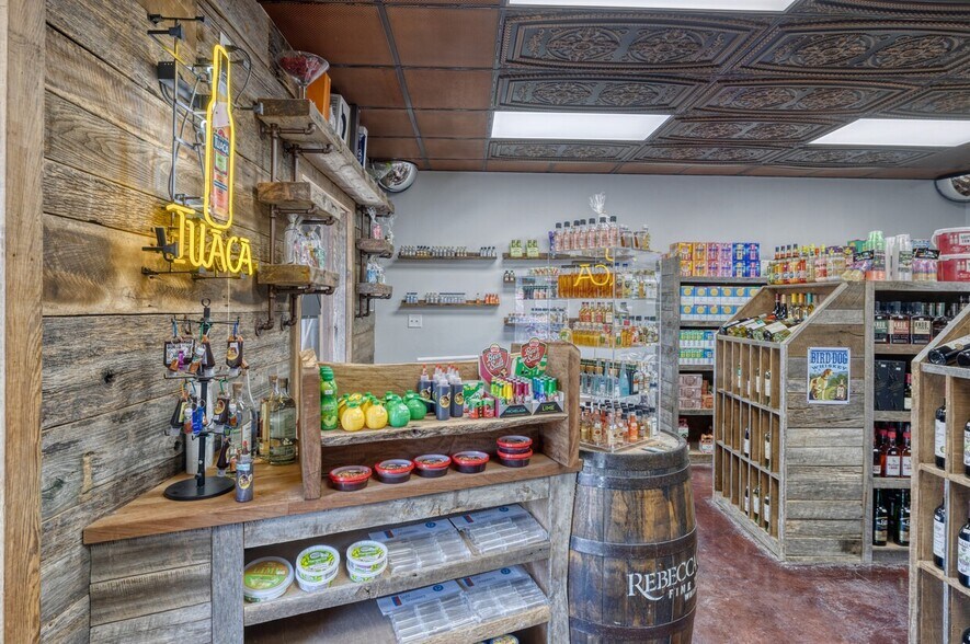 More Photos Of 49 Encino Dr, Concan Convenience Store For Sale