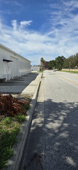 More Photos Of 1141 Pierce St, Clearwater Warehouse For Sale