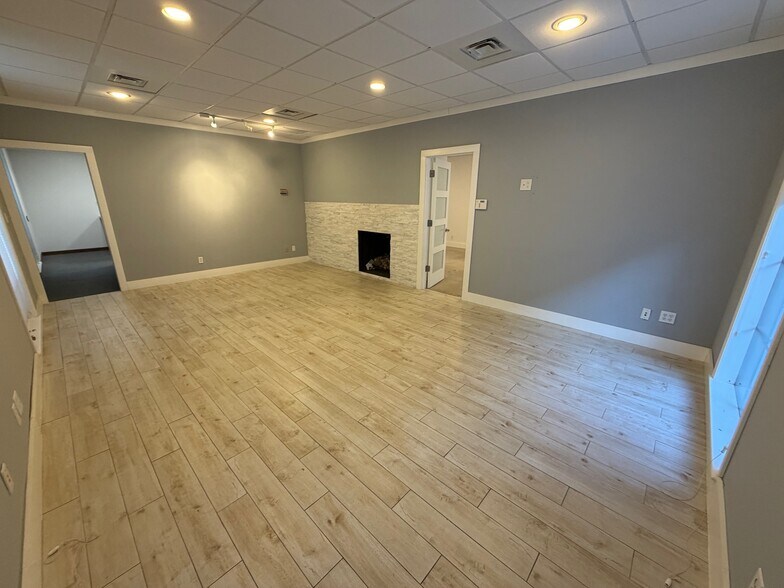 More Photos Of E Skelly Dr & S Lewis, Tulsa Office For Lease