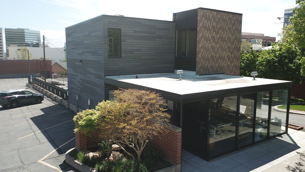 More Photos Of 242 E South Temple, Salt Lake City Freestanding For Lease