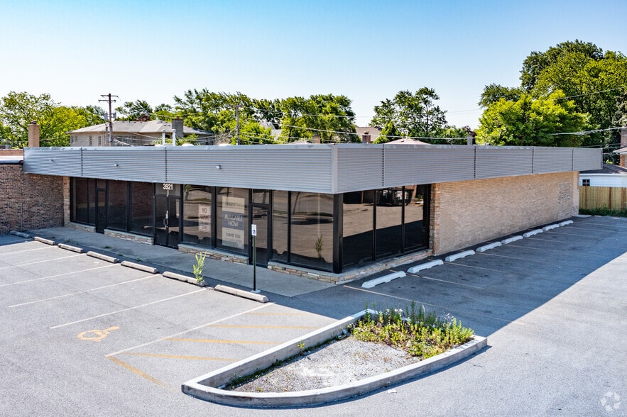 Primary Photo Of 3921-3925 W Touhy Ave, Lincolnwood Freestanding For Lease