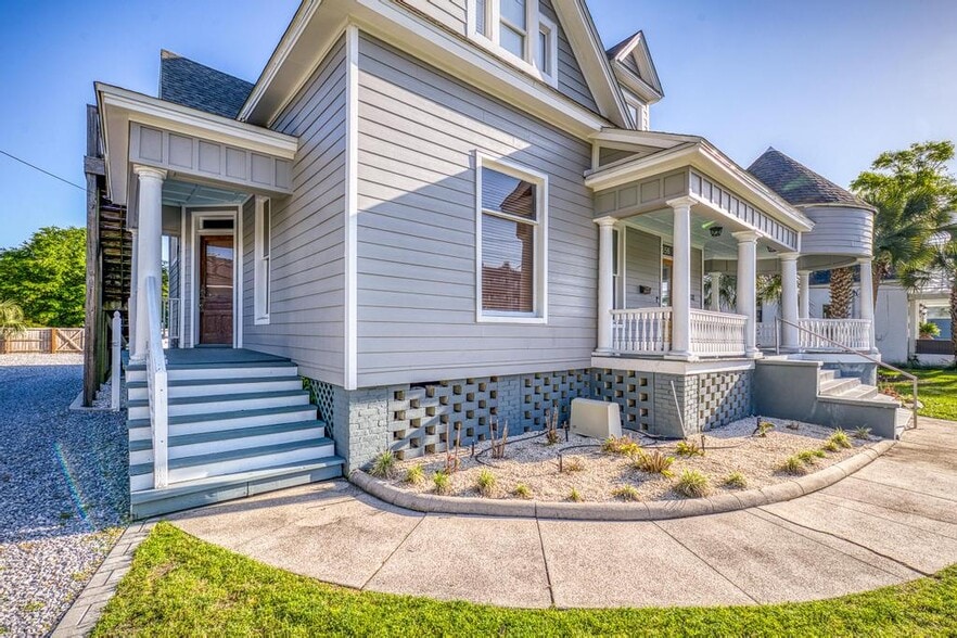 More Photos Of 656 Garden St, Pensacola Office For Sale