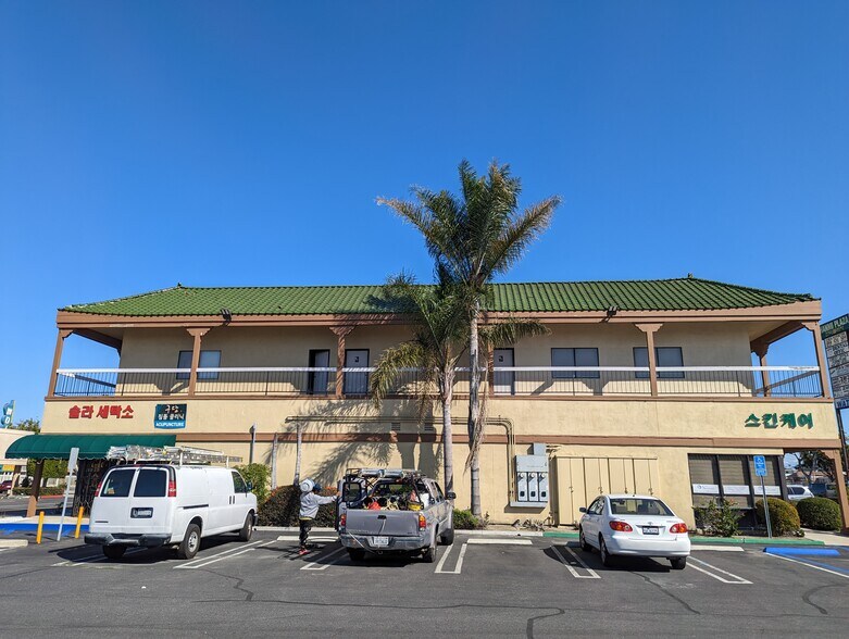 More Photos Of 9828 Garden Grove Blvd, Garden Grove Medical For Lease